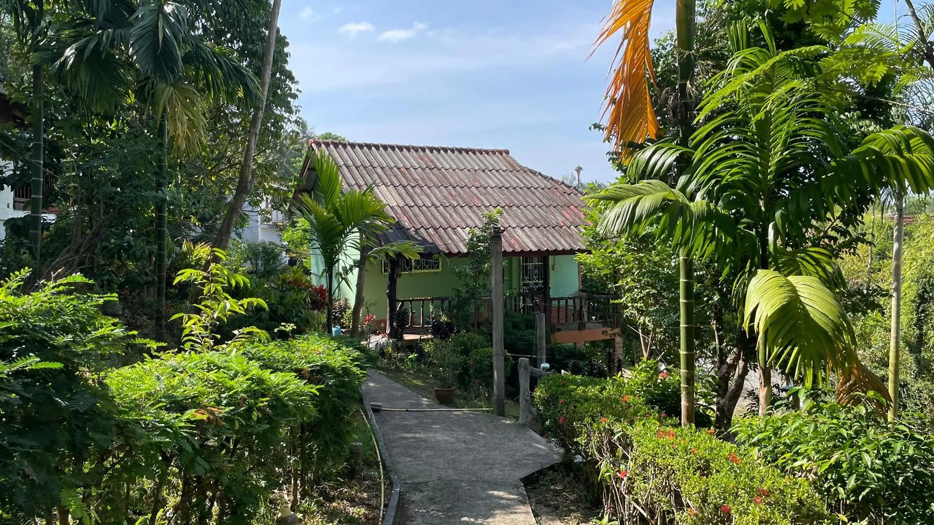 Chalisa Bukit House Lanta Hotel Koh Lanta Guest house